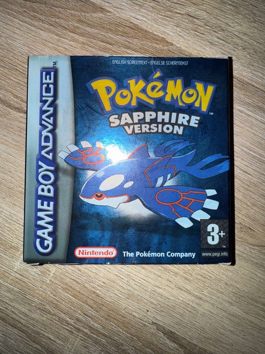 Pokémon Sapphire Version (GBA) EUR COMPLETO CIB, Caixa Poster Original