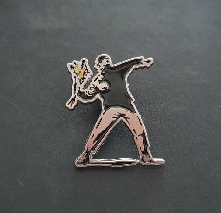 BANKSY broszka, pin