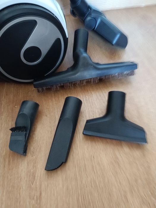 Aspirador sem Saco BOSCH BGS05A222 Série 2