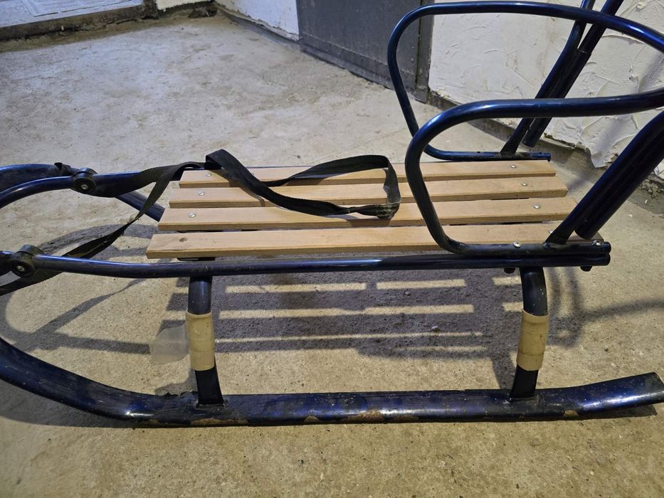 Санки дитячі в доброму стані