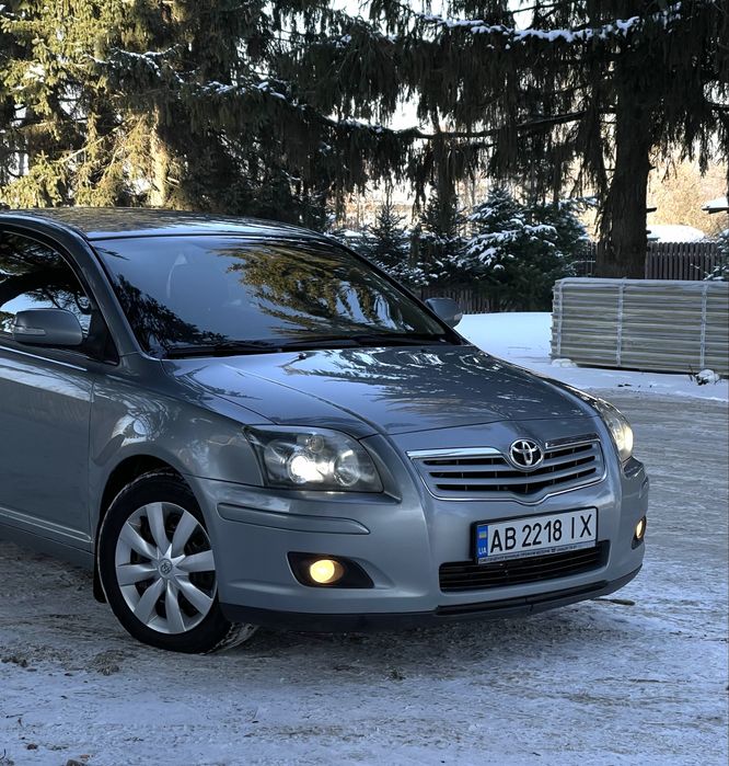 Авенсіс 1.8  газ автомат