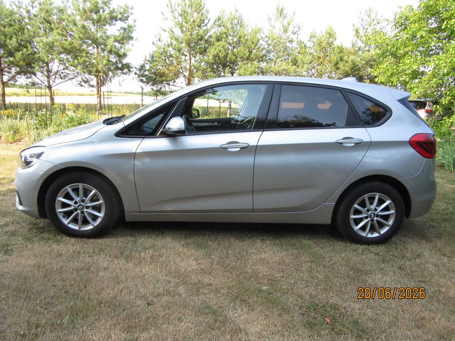 Srebrne BMW 2 Active Tourer (F45) 218 i 1499ccm / 100kW / 136KM 2017R 71473 km  Lbn
