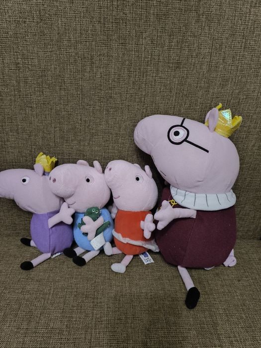 Розпродаж м'яких іграшок а гарному стані