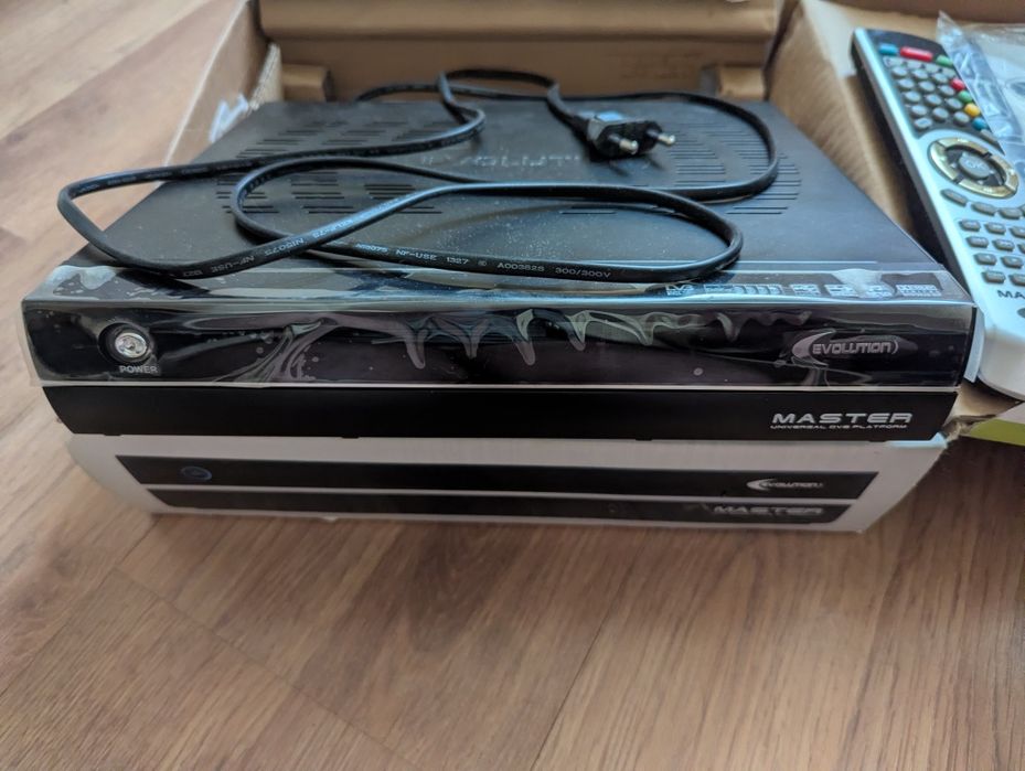 Спутниковый ресивер Evolution Master