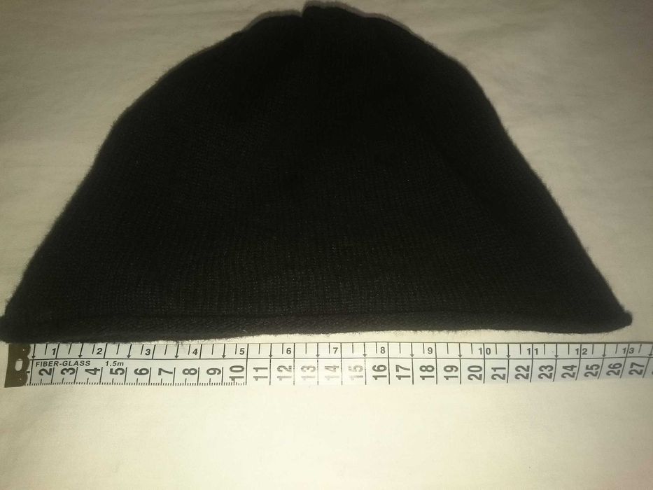 Классная шапочка шапка BENETTON из мягкой шерсти