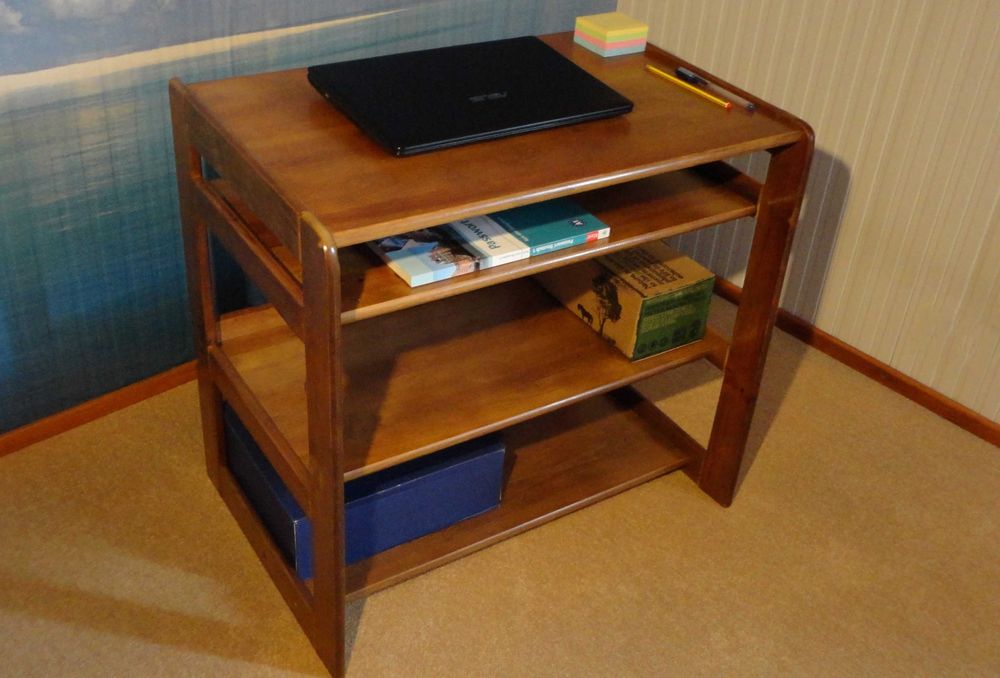 Secretária para PC / computador / mesa de quarto / móvel em pinho sala