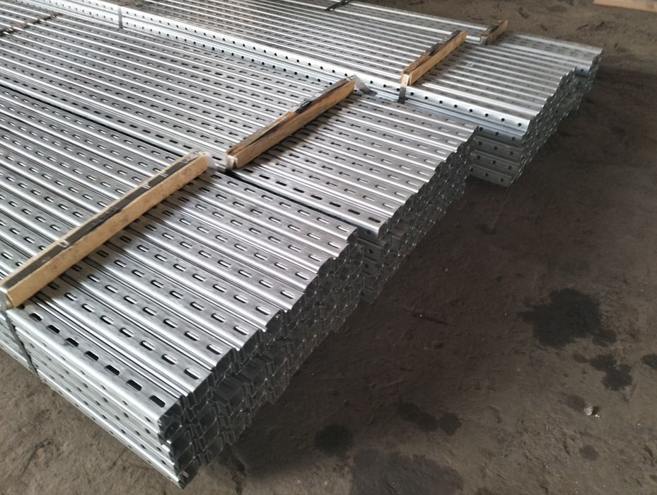 Профіль кріплення сонячних панелей. Профіль монтажний СЕС