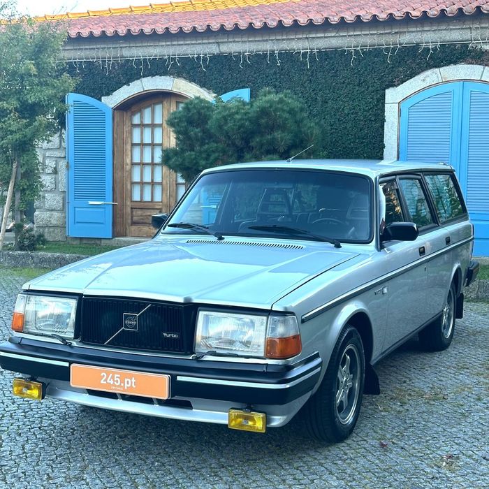 Volvo 245