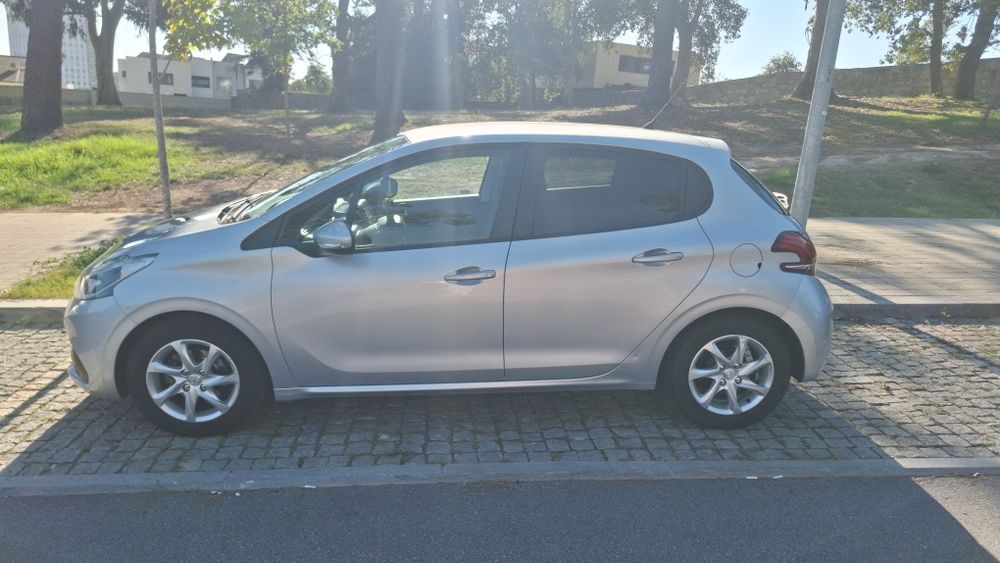 Peugeot 208 1.2 Puretech Style — photo 3