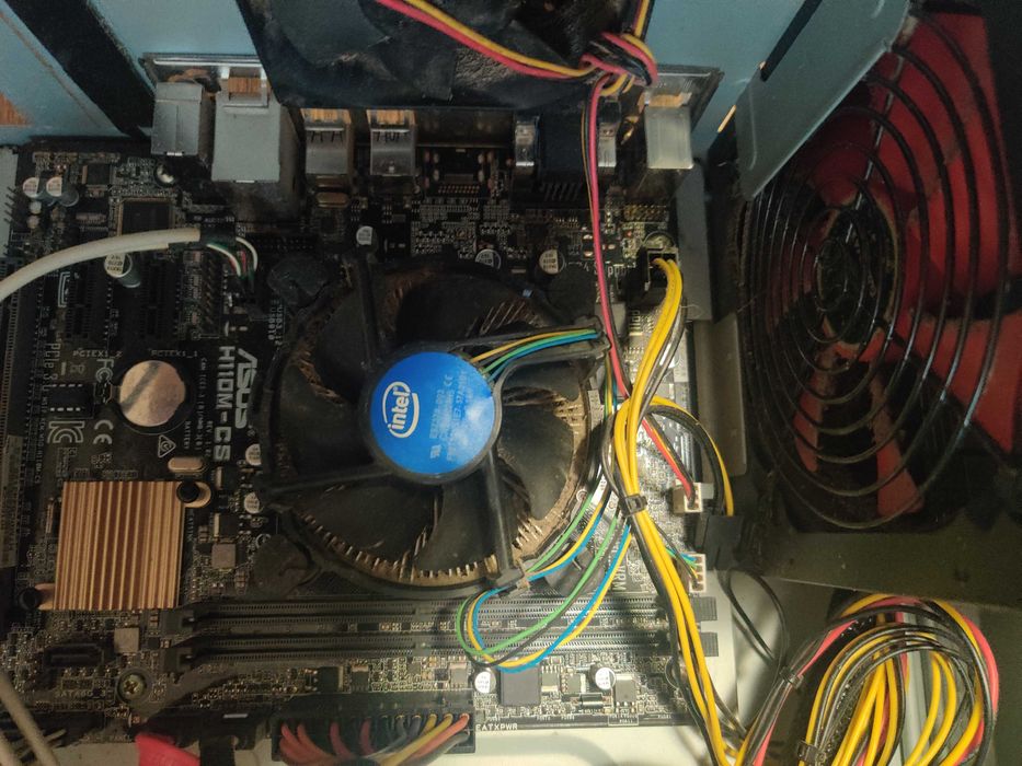 Продам материнську плату ASUS H110M-cs з процесором i5-6500 3.20GHz