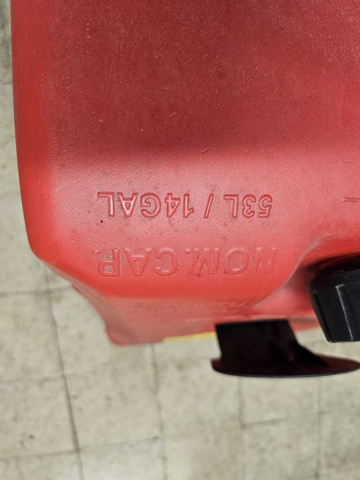 Deposito movel praticamente novo