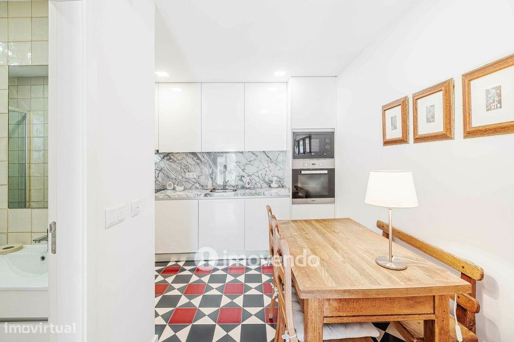 Apartamento T2 remodelado, no coração de Lisboa, em Alfama