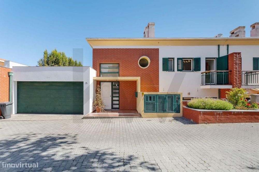 Moradia T4+2 com Jardim e Piscina para Arrendamento, junto ao Oeiras G
