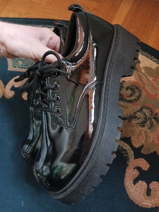 Buty lakierowane rozmiar 43