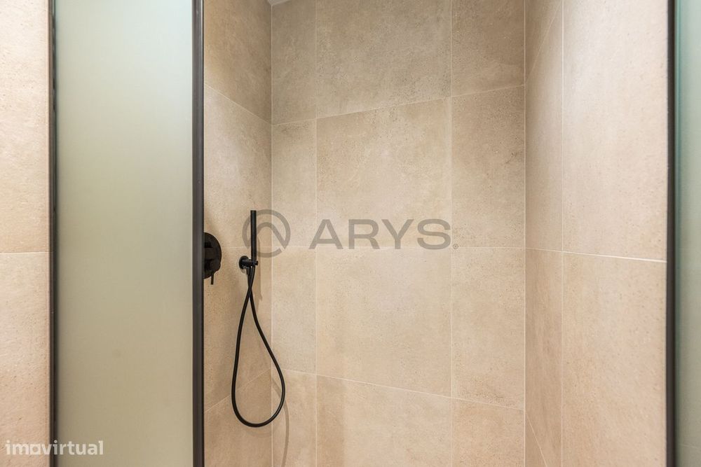 Apartamento T0 Novo em condomínio fechado com Varanda