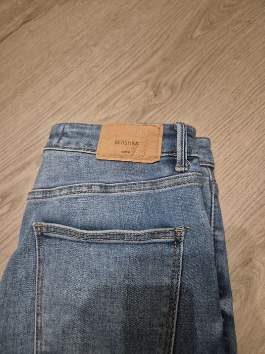 Jeansy elastyczne Bershka, rozm.38