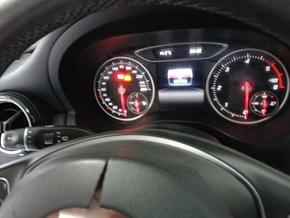 Mercedes A 180 W176 Display ecrã original anos 2012/13/14/15/16/17/18/
