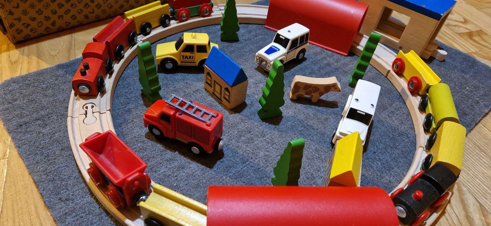 Kolejka drewniana - zestaw z wieloma elementami IKEA