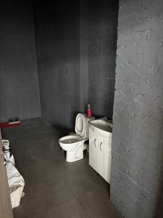 Оренда фасадного приміщення, новий ЖК, ремонт