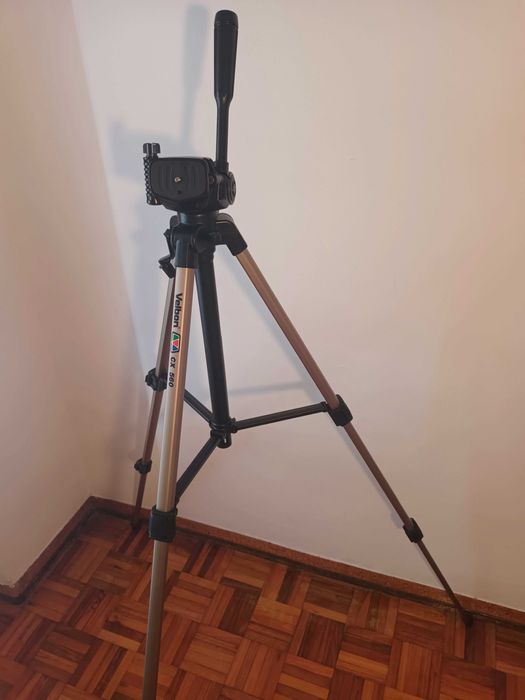 VELBON Tripod Model: cx-560 for Camera - With Little Use.64284553496193122