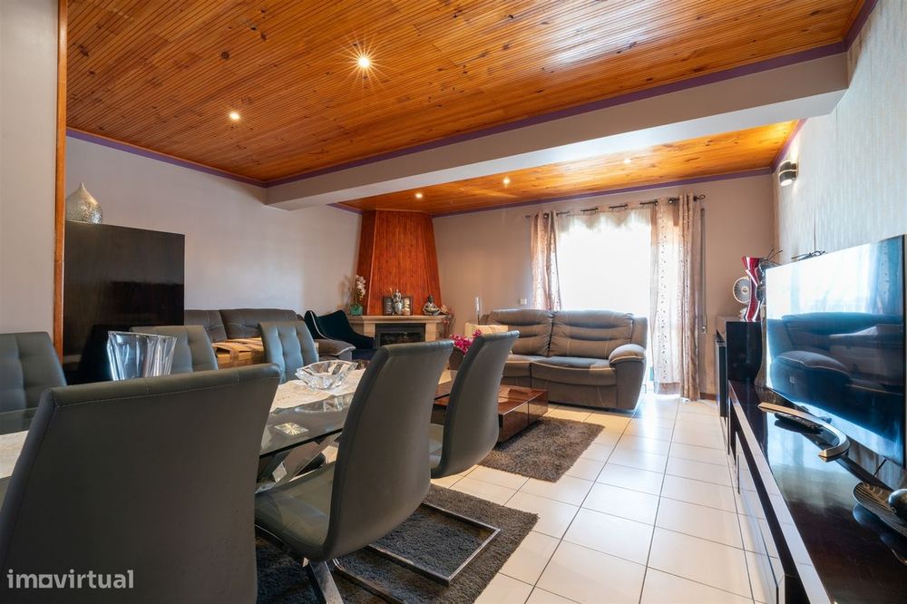 Apartamento T3 Venda em Oliveira de Azeméis, Santiago de Riba-Ul, Ul,