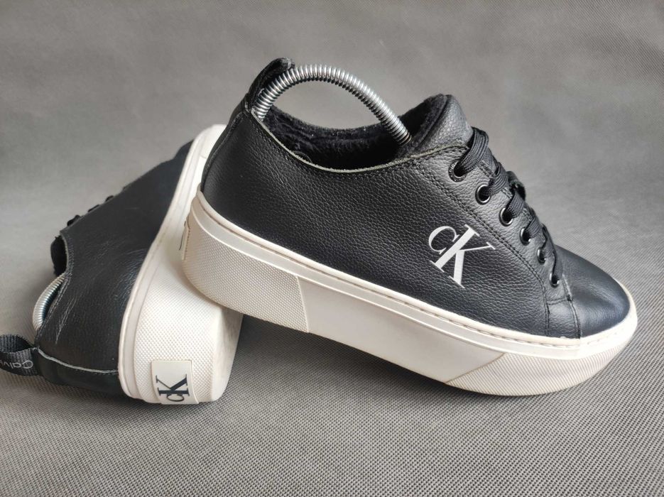 2- Calvin Klein Jeans - Sneakersy na platformie r. 39