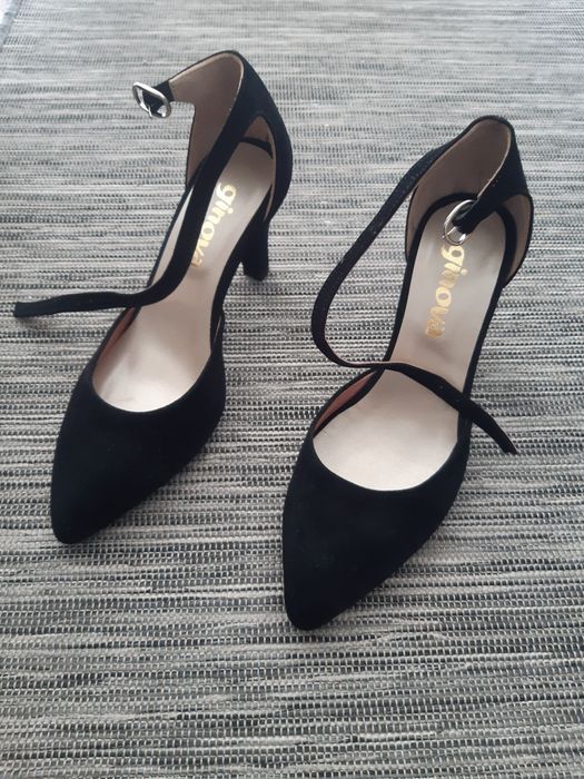 New Shoes Size 37