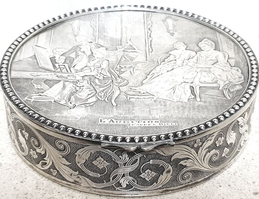 Fantastic vintage French jewelry box with engravings and silver plating