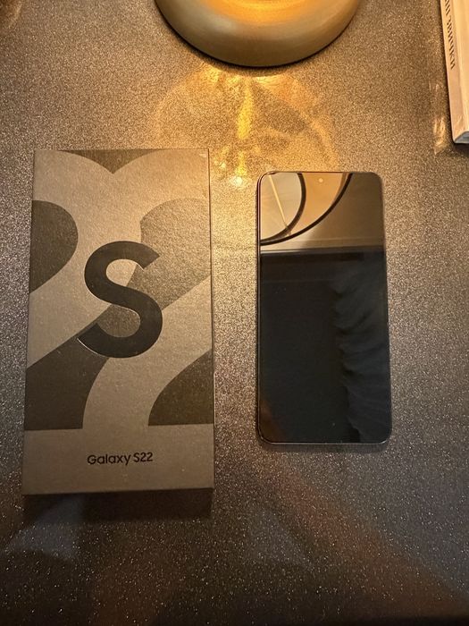 Самсунг Galaxy S22 на 256 гб