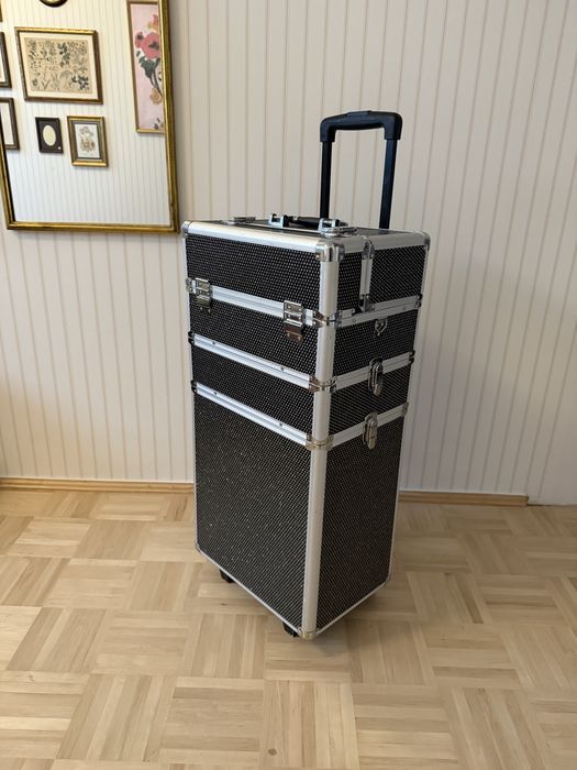 Duży kufer kuferek kosmetyczny na kółkach na kosmetyki XXL czarny