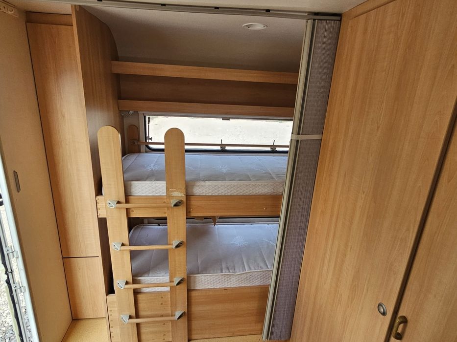 Sprzedam przyczepę Home Car rok 2000 przyczepa 5-6 osobowa w bardzo dobrym stanie