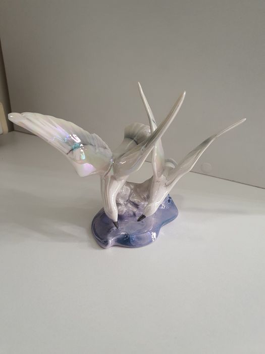 Статуэтка  фарфоровая