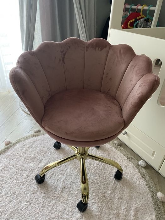 Fotel obrotowy muszelka chairus różowy obrotowy