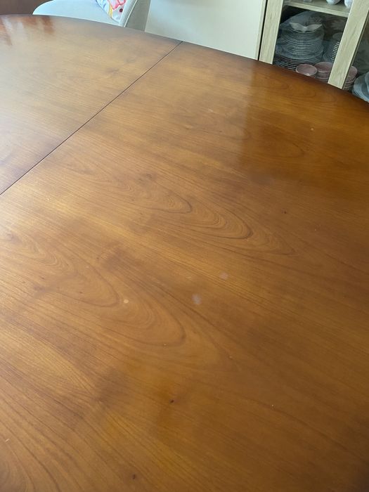 Mesa Oval Extensivel em Cerejeira (Madeira Maciça) com Pé de Galo