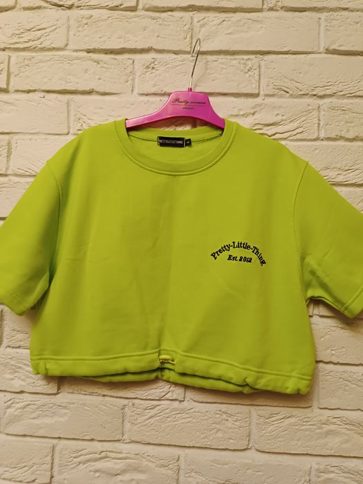 Bluza krótka Pretty Little Thing