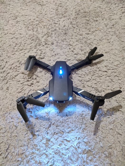 • дрон БУ | акція | знижка не має кришки від пульта