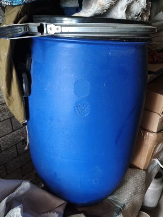 Продам пластиковые бочки 40 и 50 литров