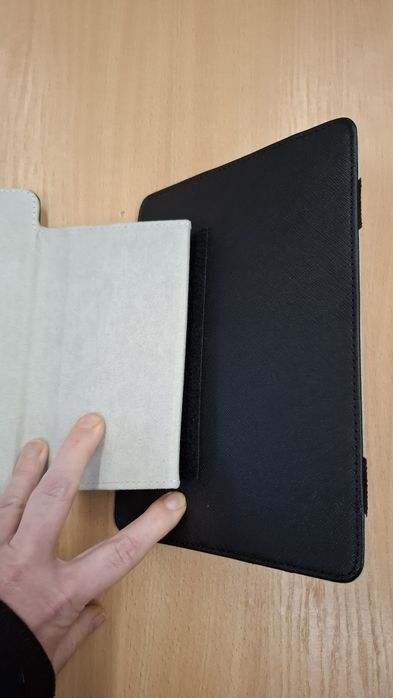 Etui na tablet z funkcją podstawki
