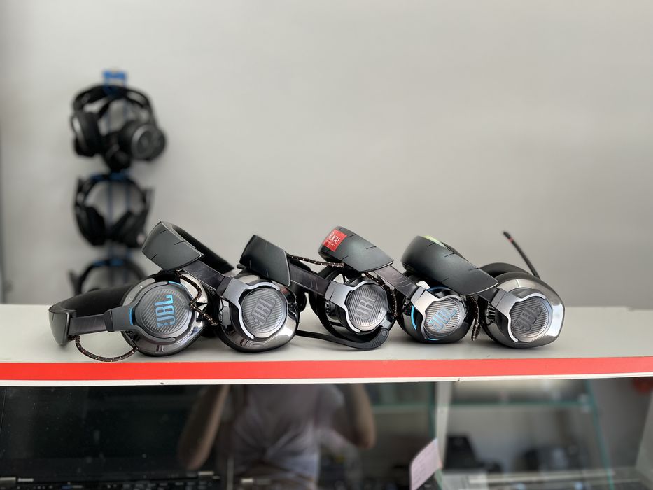Безпровідні навушники JBL Quantum810