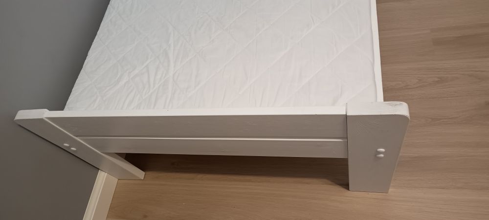 Łóżko 90x200 z materacem