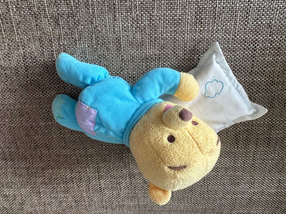 Miś Kubuś Puchatek lamka, światełka i melodie - usypianka