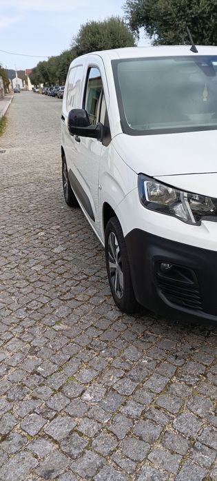 Peugeot partner 2023 impecável por 16605 IVA dedotival