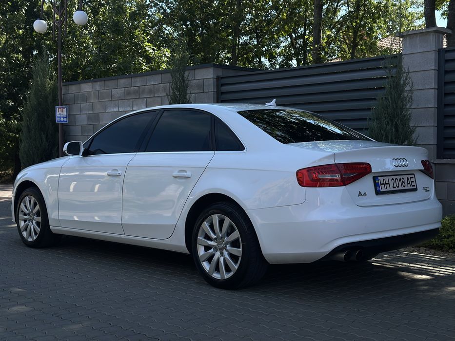 Продам ауди А4 Б8 2012г