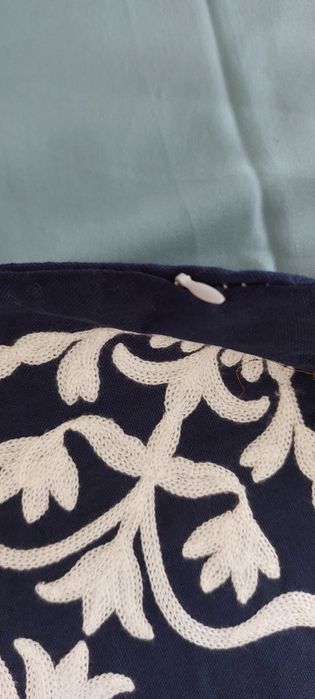 Almofadas bordadas ponto seda - origem Dubai