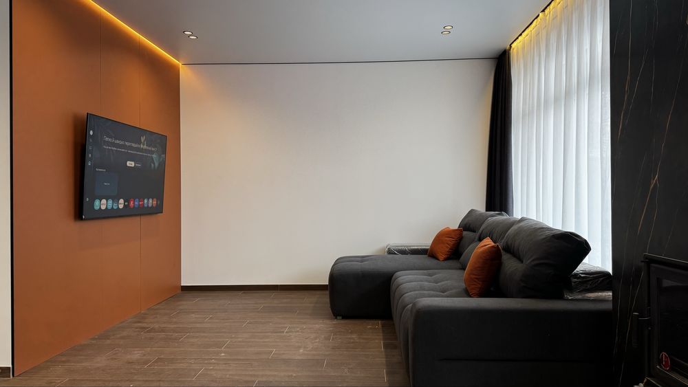 Продаж двоповерхового будинку з сучасним проектом ремонтом та меблями