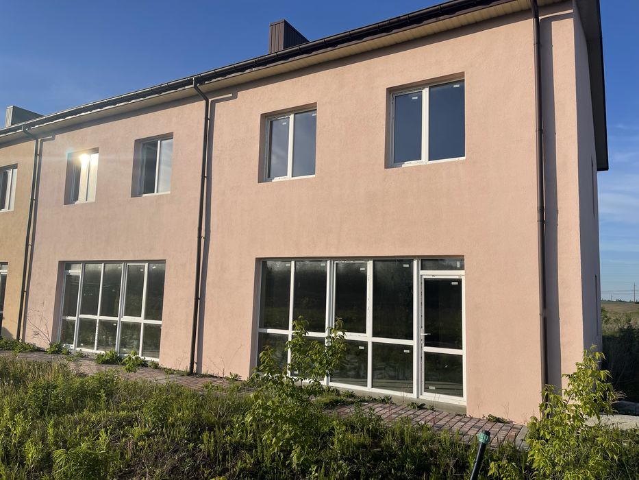 Котедж по Луговій Обарів