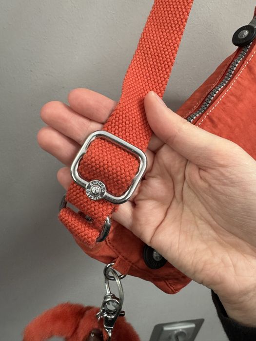 Torebka bagietka na ramię do ręki Kipling jak nowa