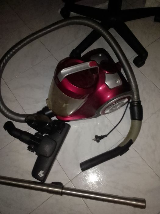 Aspirador Dirty Devil