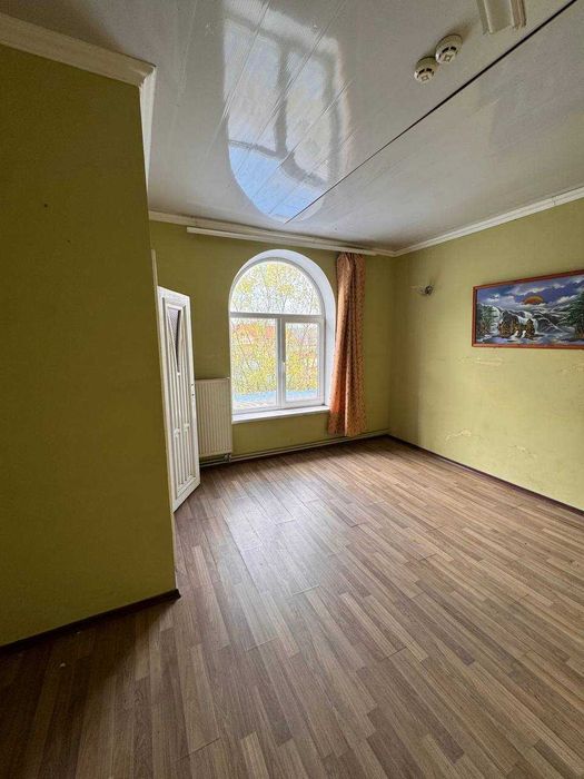 Продається колишній готельно-ресторанний комплекс с. Реваківці
