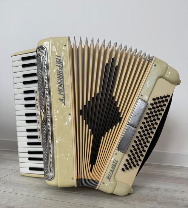 Akordeon  Menghini Figli 80 basów